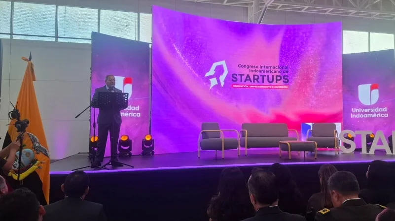 Apertura del Congreso Internacional de Startups Indoamericano en la Universidad Indoamérica.